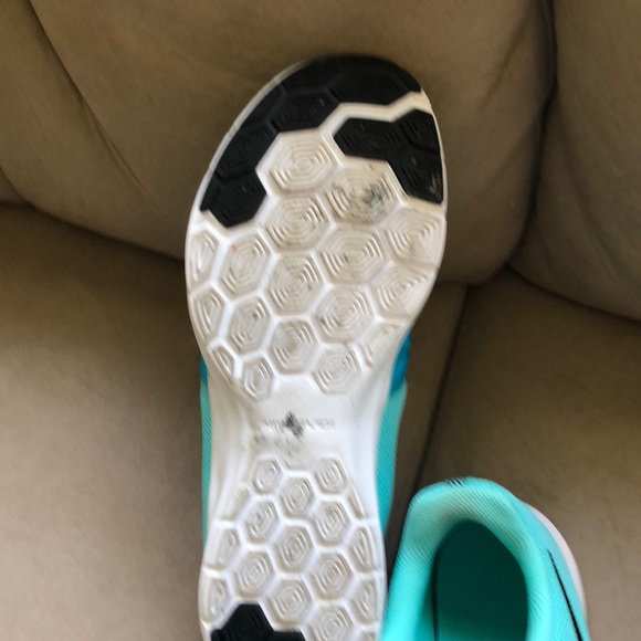 Sneakers - Picture 4 of 5